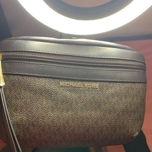 MK (Michael Kors)fanny pack